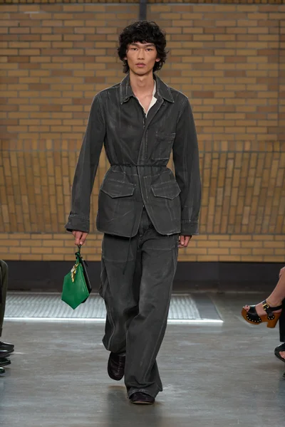Look 24